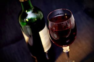 Beneficios del vino tinto que ayudan a tu salud
